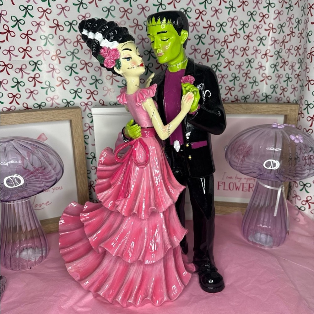 Goblin & Ghoul Dancing Frankenstein And Beautiful Bride